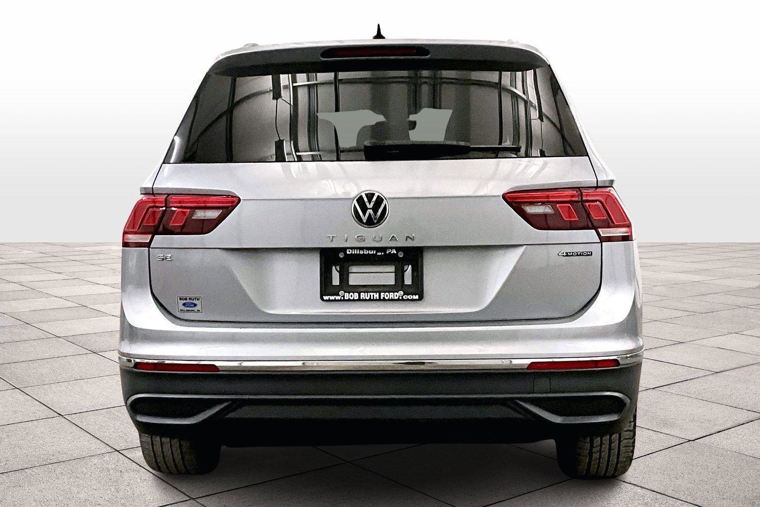 Used 2024 Volkswagen Tiguan SE image 2