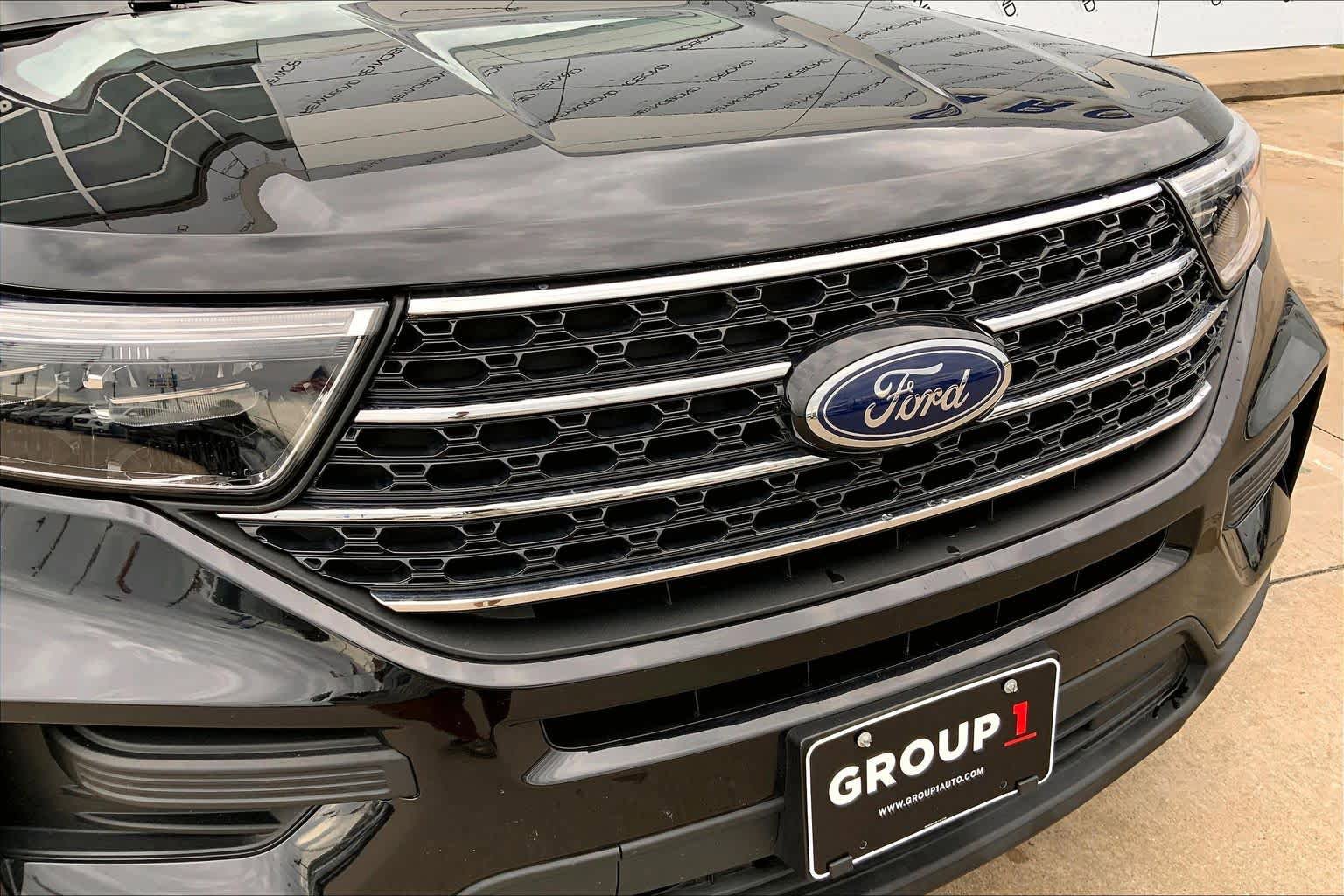 Certified 2024 Ford Explorer XLT RWD image 30