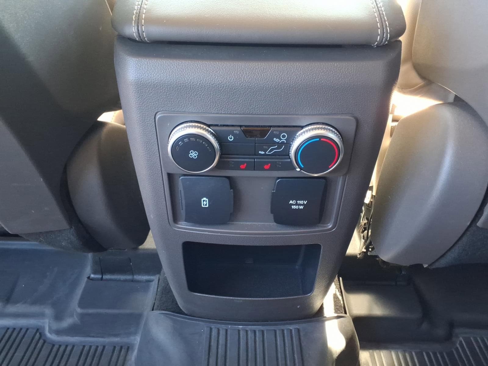 Certified 2020 Ford Explorer Platinum w/ Premium Technology Package AWD/4WD image 15