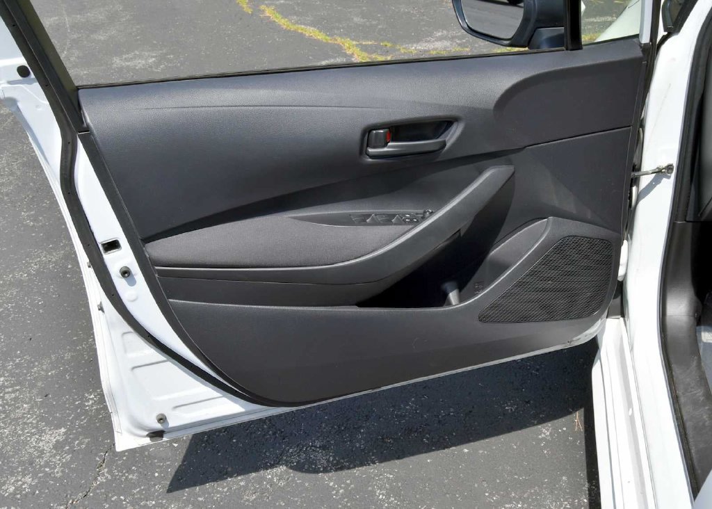 Used 2023 Toyota Corolla LE FWD image 11