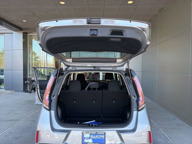 Used 2023 Kia Soul LX image 14