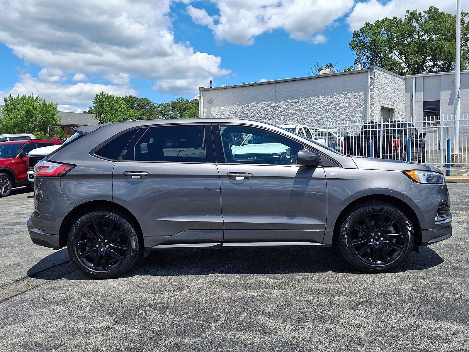 Certified 2024 Ford Edge ST-Line AWD/4WD image 7