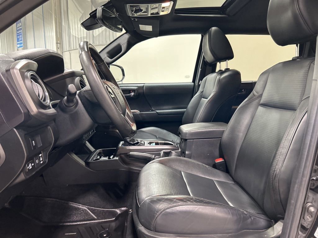 Used 2023 Toyota Tacoma TRD Off-Road w/ TRD Premium Off Road Package AWD/4WD image 11