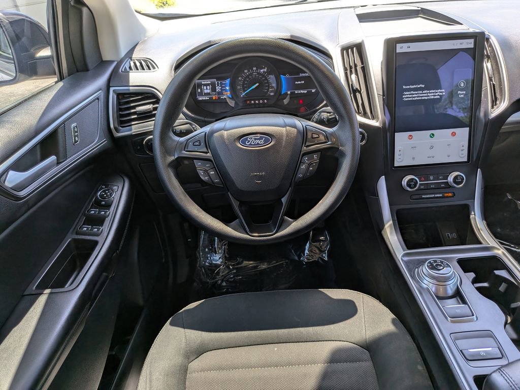 Certified 2024 Ford Edge SE w/ Black Appearance Package image 16