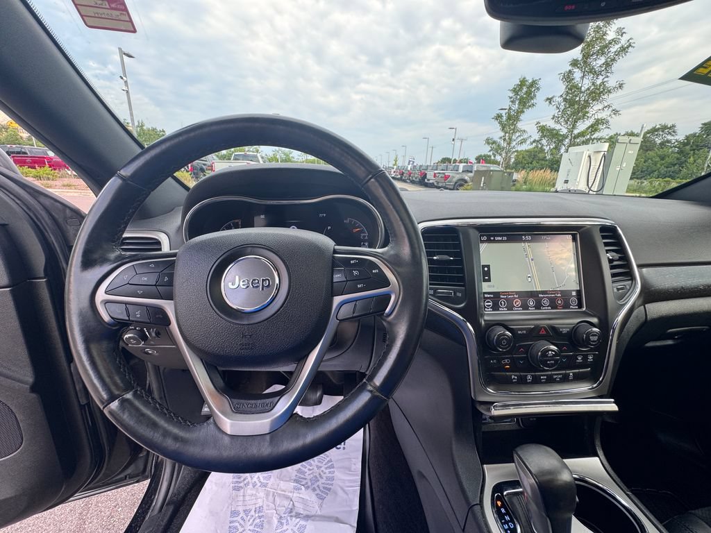 Used 2018 Jeep Grand Cherokee Altitude AWD/4WD image 14