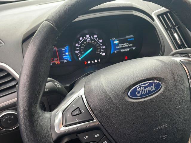Certified 2022 Ford Edge SEL w/ Convenience Package AWD/4WD image 3