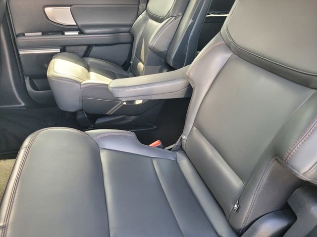 Certified 2025 Ford Expedition Active image 13