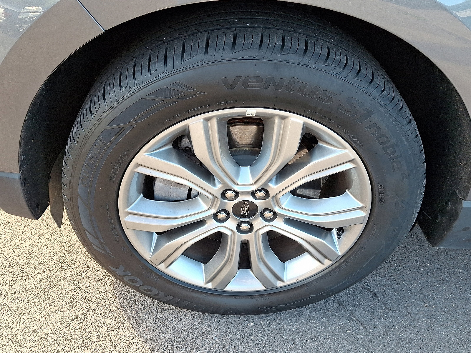 Certified 2024 Ford Edge Titanium image 28