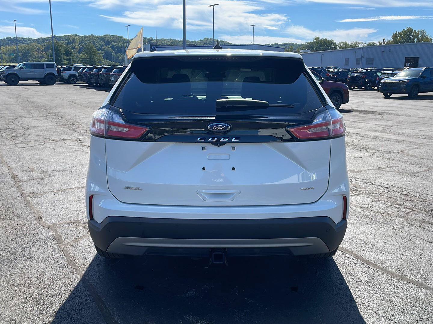 Certified 2021 Ford Edge SEL w/ Convenience Package AWD/4WD image 4
