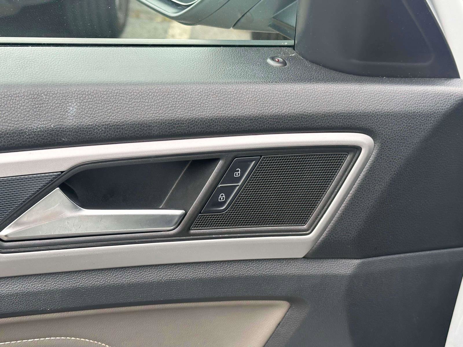 Used 2023 Volkswagen Atlas Cross Sport SEL R-Line image 17