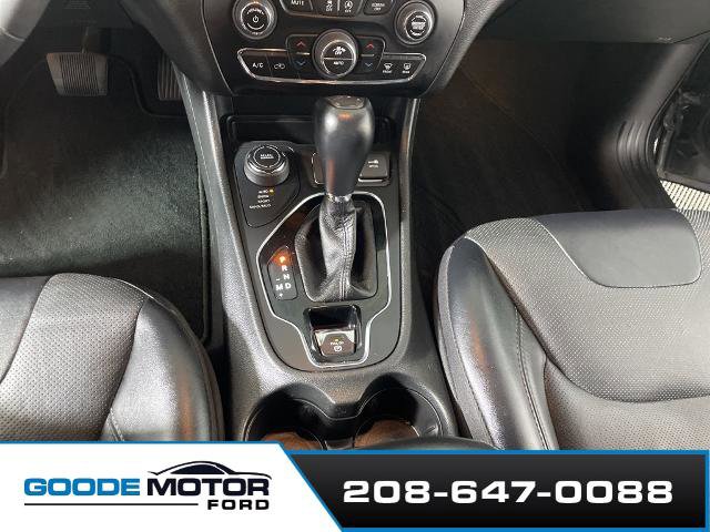 Used 2023 Jeep Cherokee Altitude Lux image 16