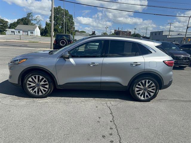 Certified 2022 Ford Escape Titanium w/ Class II Trailer Tow Package image 3