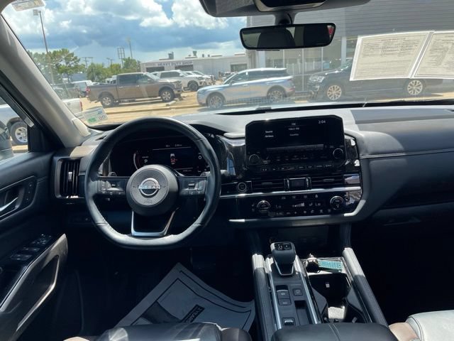 Used 2023 Nissan Pathfinder Platinum FWD image 26