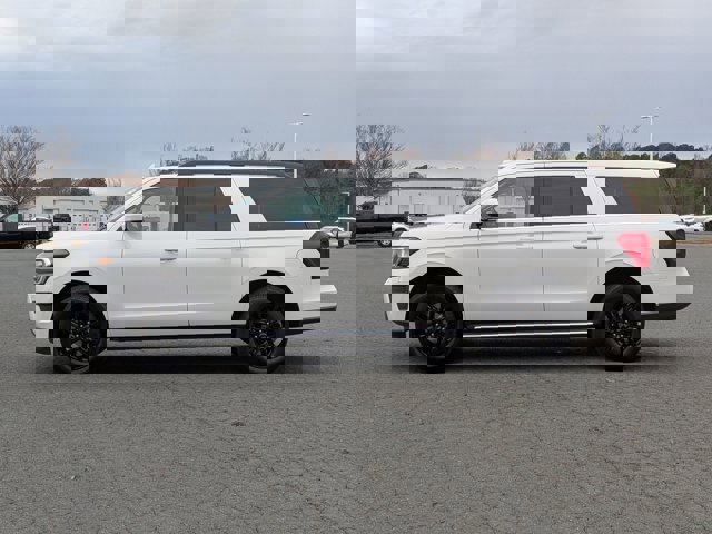 Certified 2022 Ford Expedition Max XLT image 7