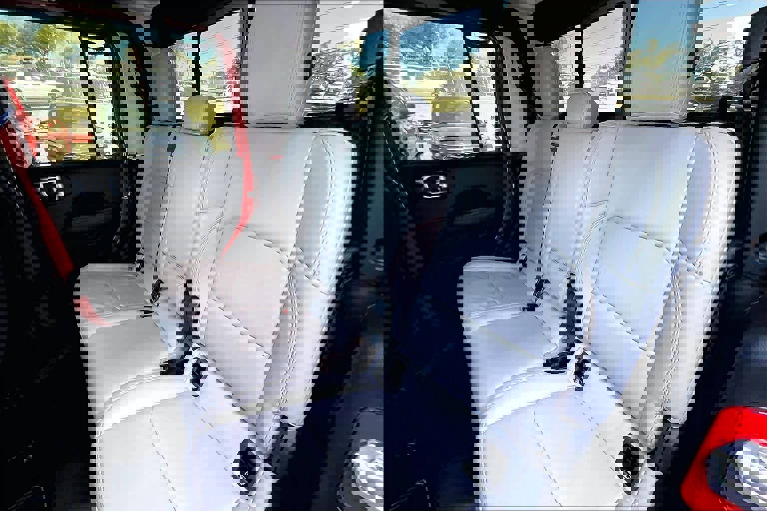 Used 2022 Jeep Gladiator Mojave w/ Cold Weather Group image 22