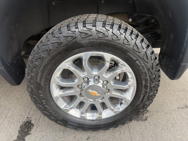 Used 2022 Chevrolet Silverado 2500 LTZ w/ LTZ Plus Package AWD/4WD image 15