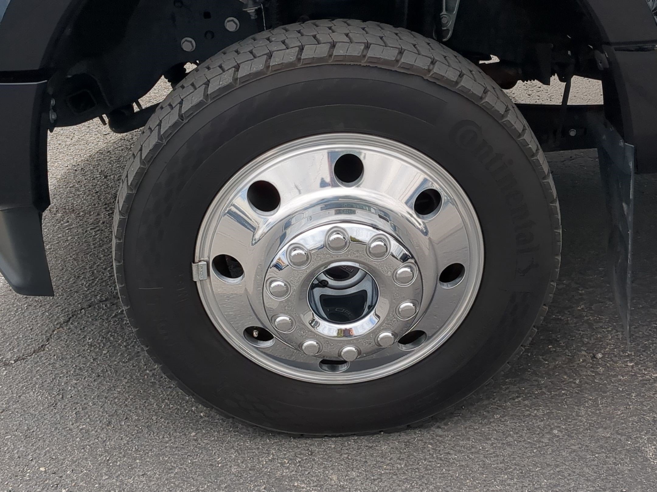Certified 2026 Ford F450 Platinum w/ FX4 Off-Road Package AWD/4WD image 13