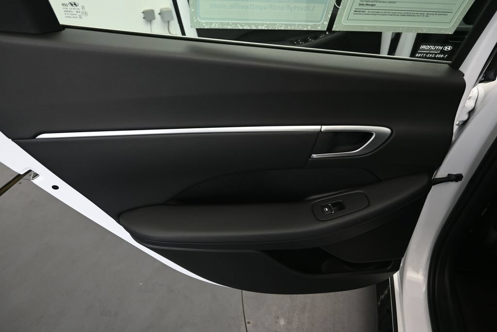 Used 2025 Hyundai Sonata SEL FWD image 23