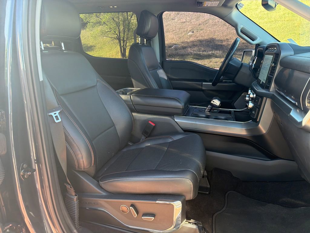 Certified 2022 Ford F150 Lariat w/ Equipment Group 502A High image 31