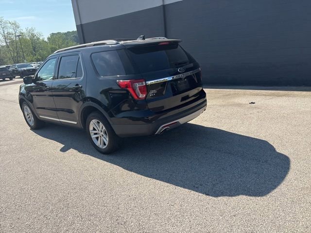Certified 2017 Ford Explorer XLT w/ Equipment Group 202A FWD image 39