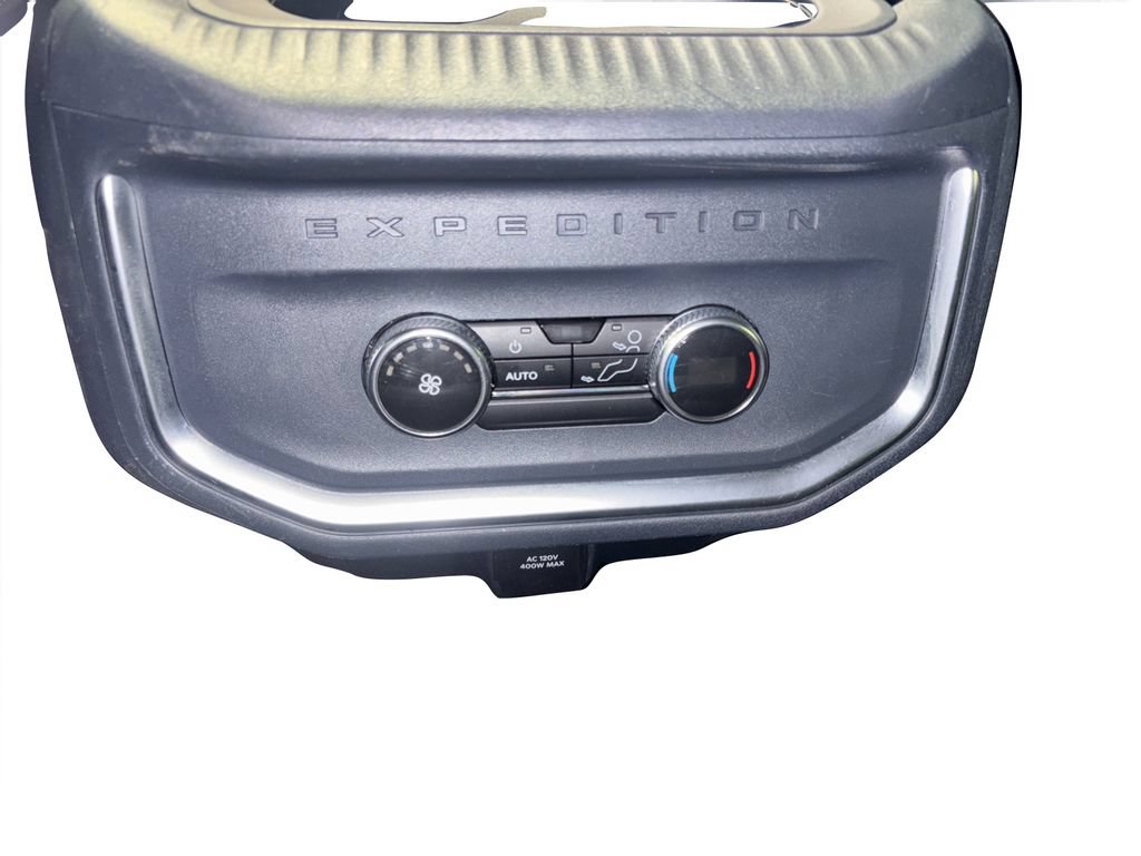 Certified 2025 Ford Expedition Active AWD/4WD image 31