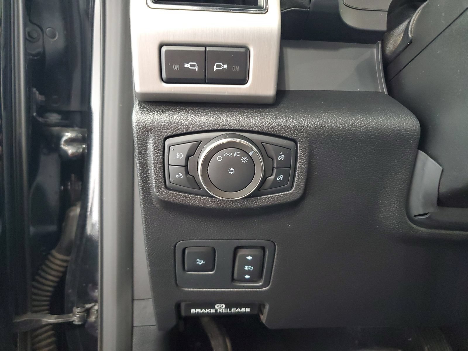 Certified 2020 Ford F350 Platinum w/ FX4 Off-Road Package AWD/4WD image 18