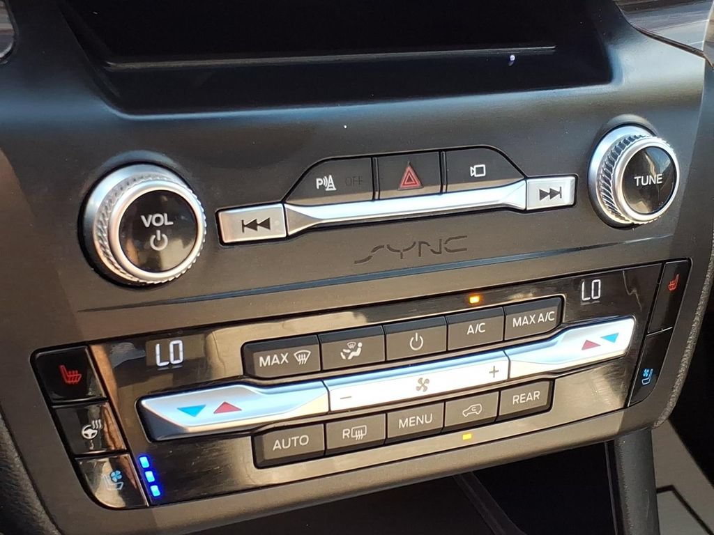 Certified 2020 Ford Explorer Limited RWD image 21