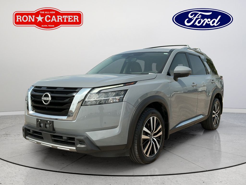 Used 2024 Nissan Pathfinder Platinum FWD image 3