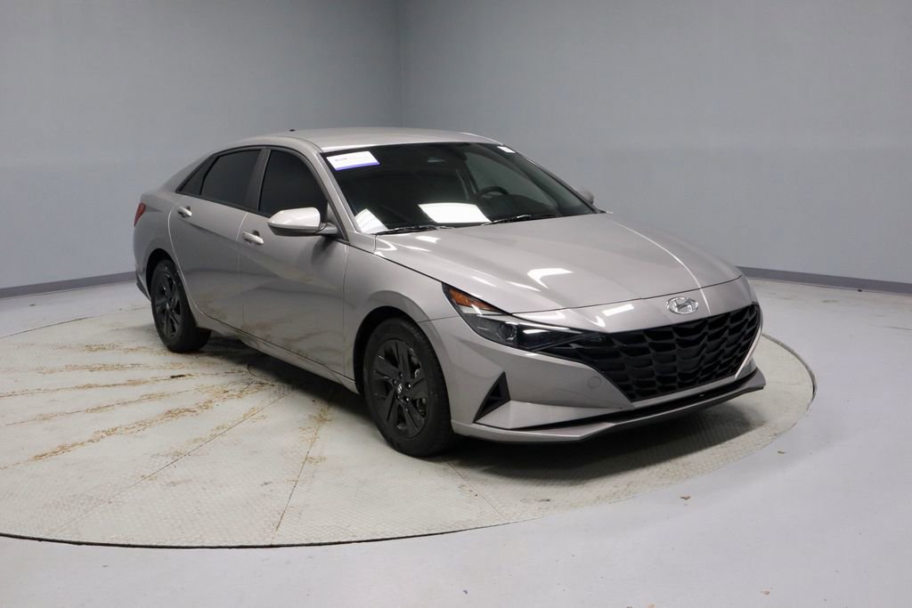 Used 2023 Hyundai Elantra SEL FWD image 1