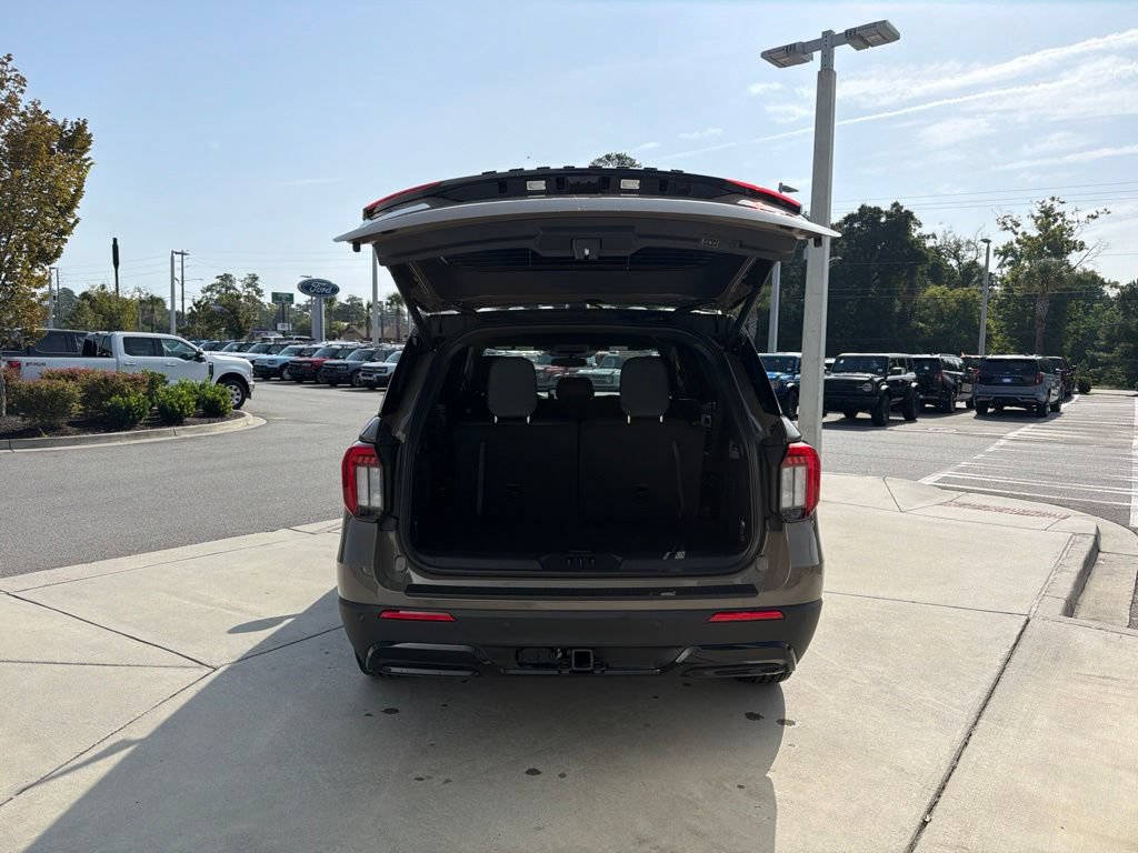 Certified 2026 Ford Explorer ST-Line RWD image 7