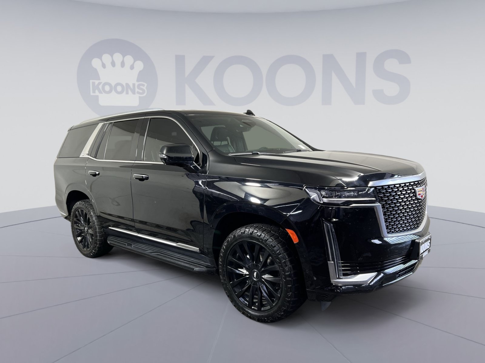 Used 2023 Cadillac Escalade Premium Luxury AWD/4WD image 2