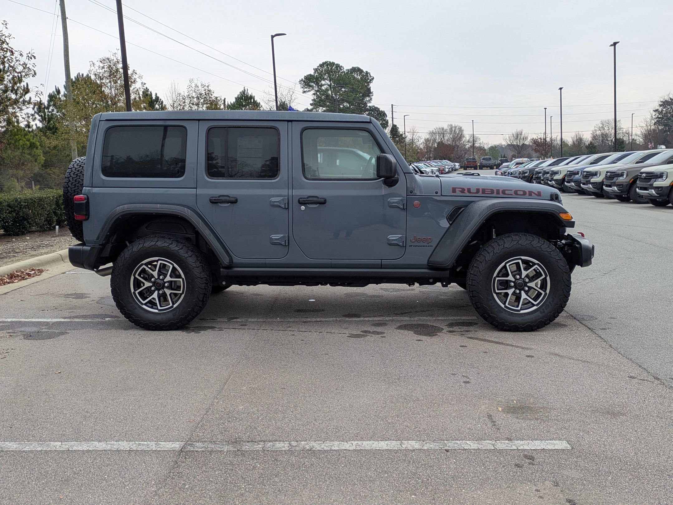 Used 2024 Jeep Wrangler Unlimited Rubicon w/ Technology Group image 3