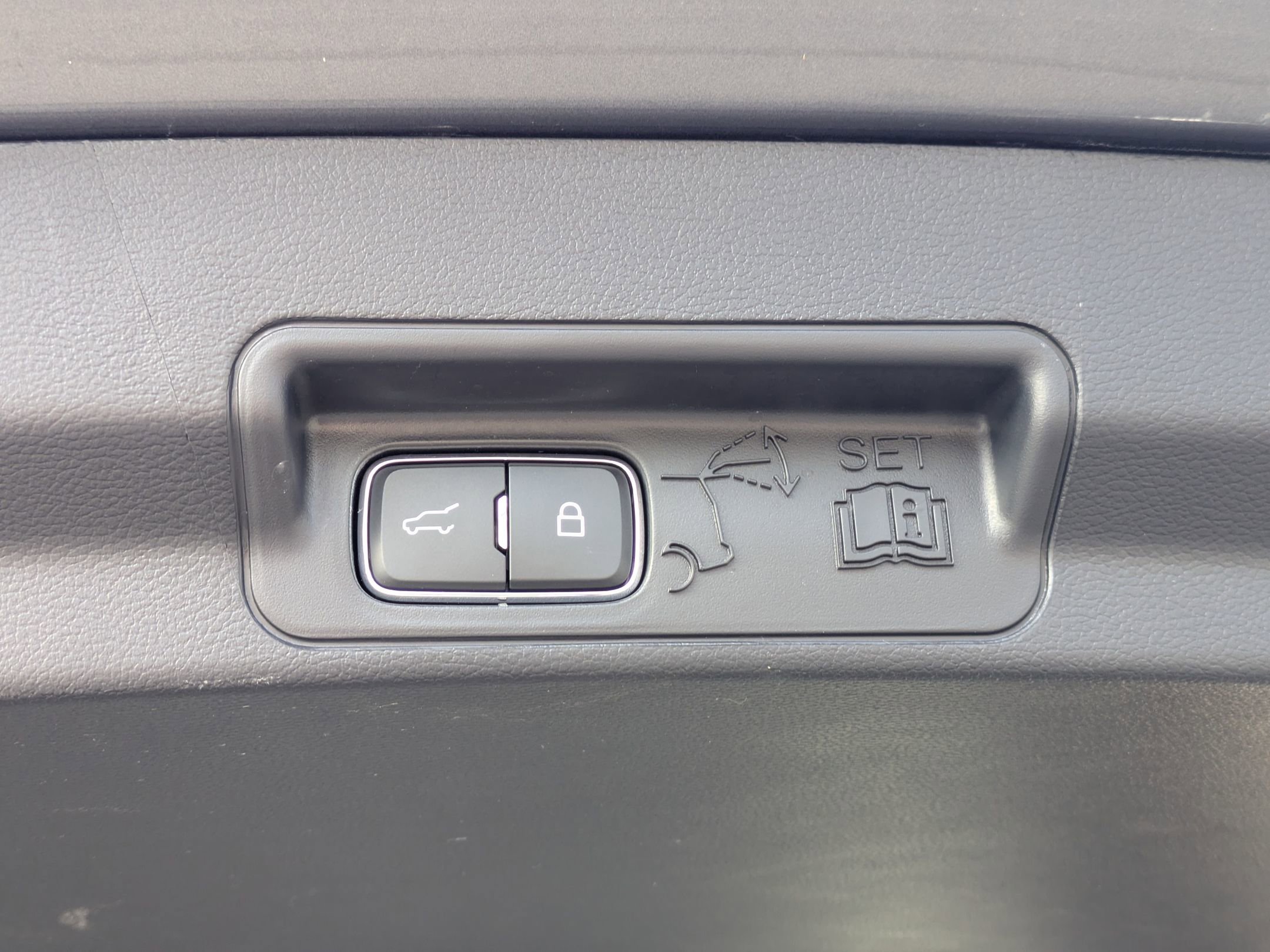 Certified 2025 Ford Explorer Platinum w/ Ultimate Package image 35