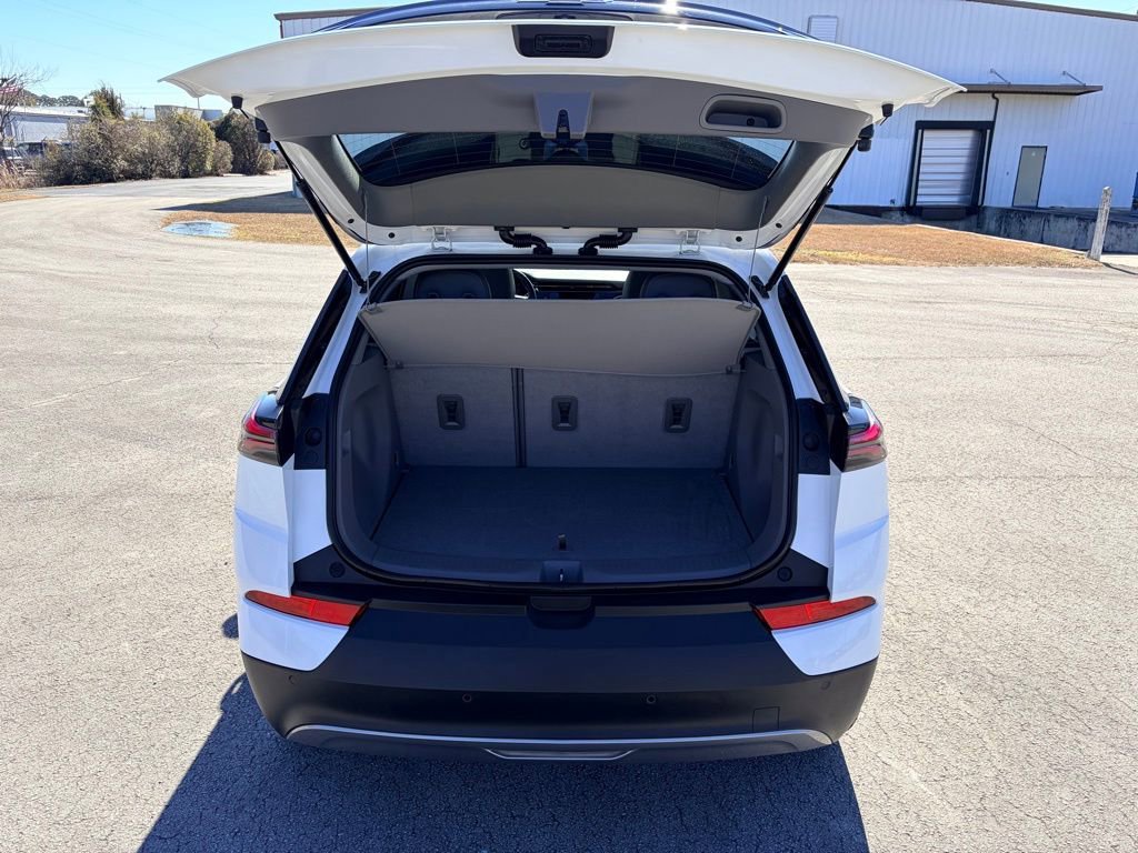 Used 2023 Chevrolet Bolt EUV Premier w/ Sun & Sound Package image 31