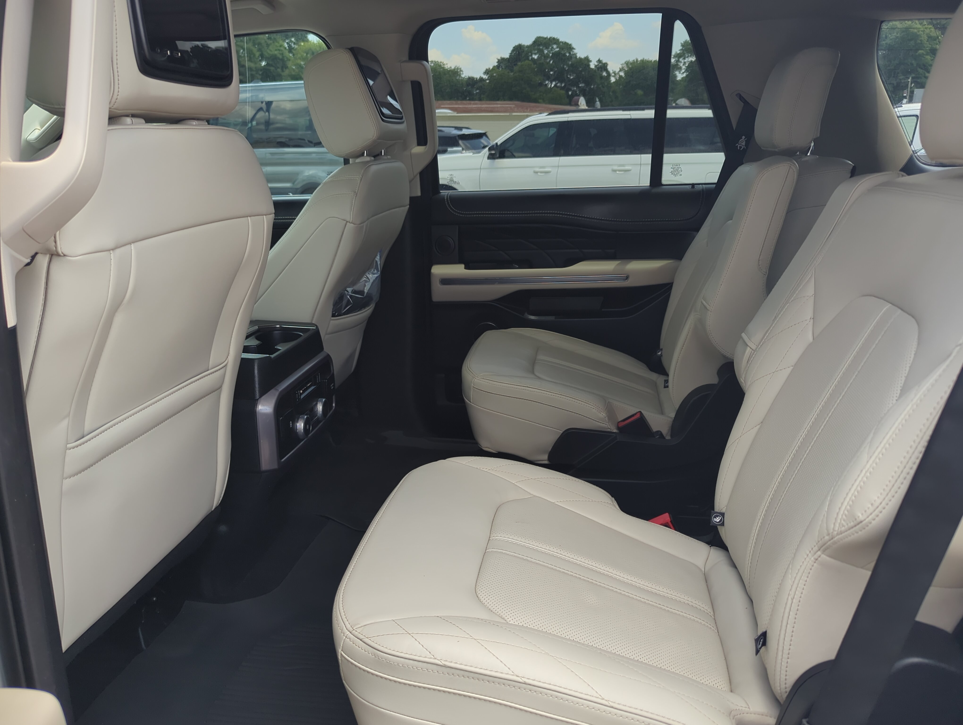 Certified 2021 Ford Expedition Platinum RWD image 12