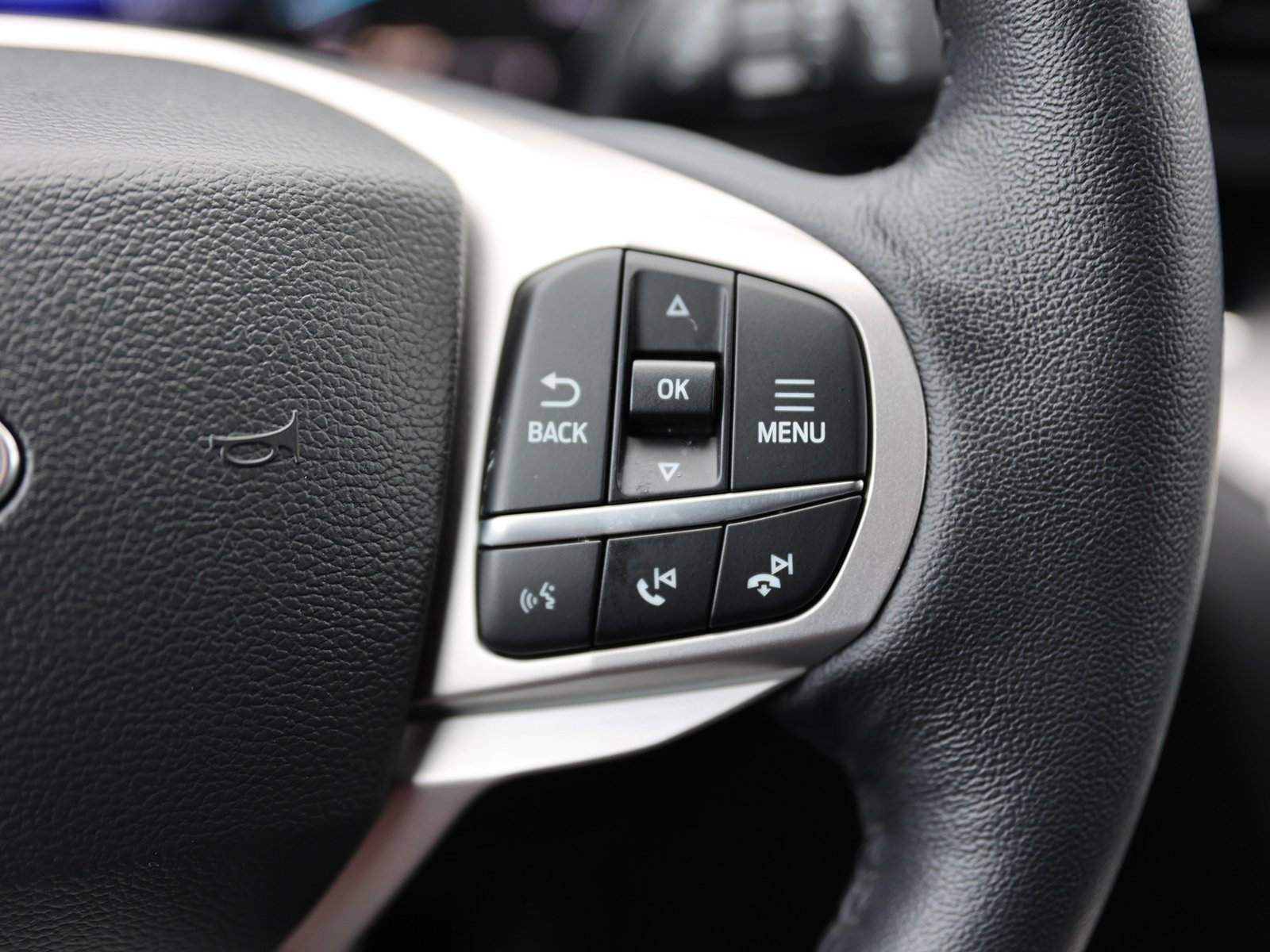 Certified 2022 Ford Explorer XLT w/ Class IV Trailer Tow Package image 40