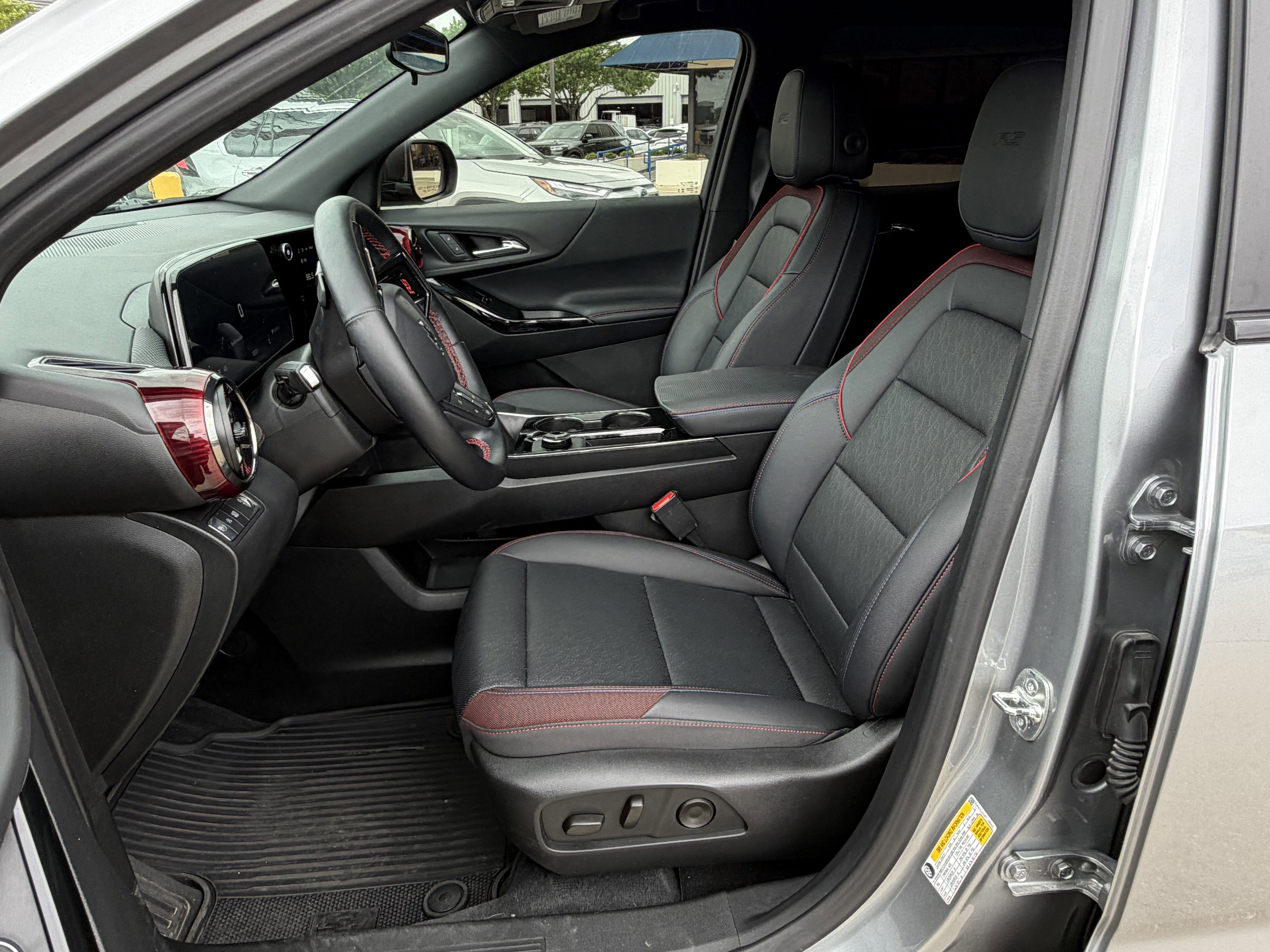 Used 2026 Chevrolet Equinox RS image 16