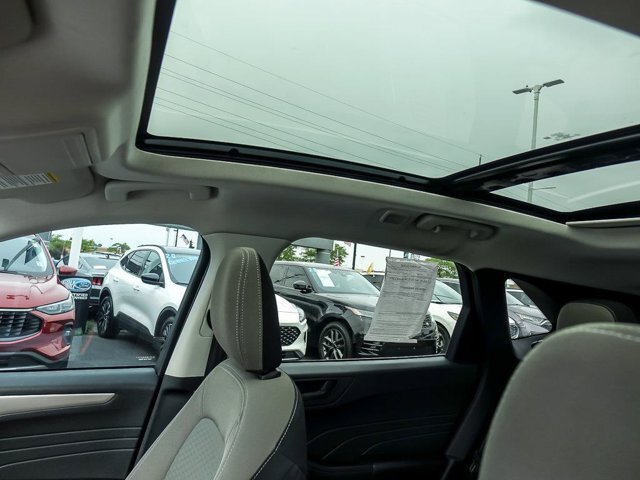 Certified 2022 Ford Escape SE w/ SE Sport Appearance Package AWD/4WD image 15