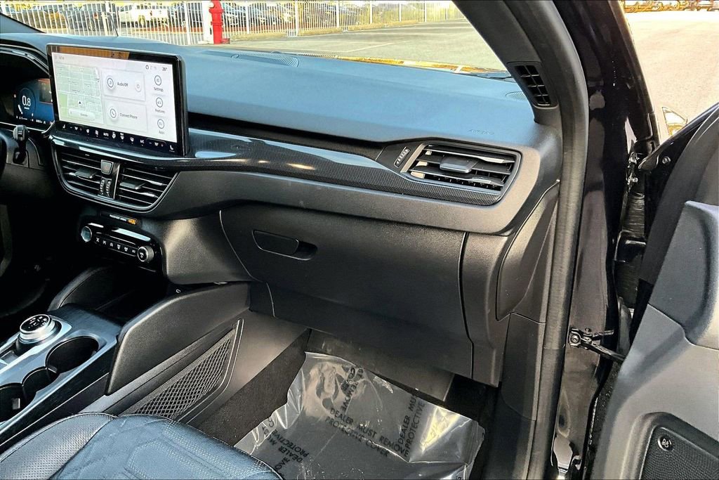 Certified 2023 Ford Escape ST-Line Elite w/ Premium Technology Package AWD/4WD image 15