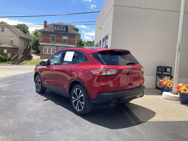 Certified 2022 Ford Escape SE w/ SE Sport Appearance Package AWD/4WD image 5