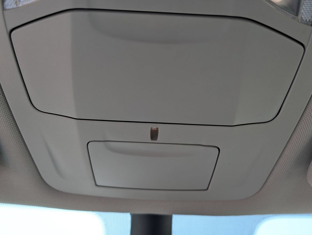 Used 2023 Chrysler Voyager LX FWD image 16