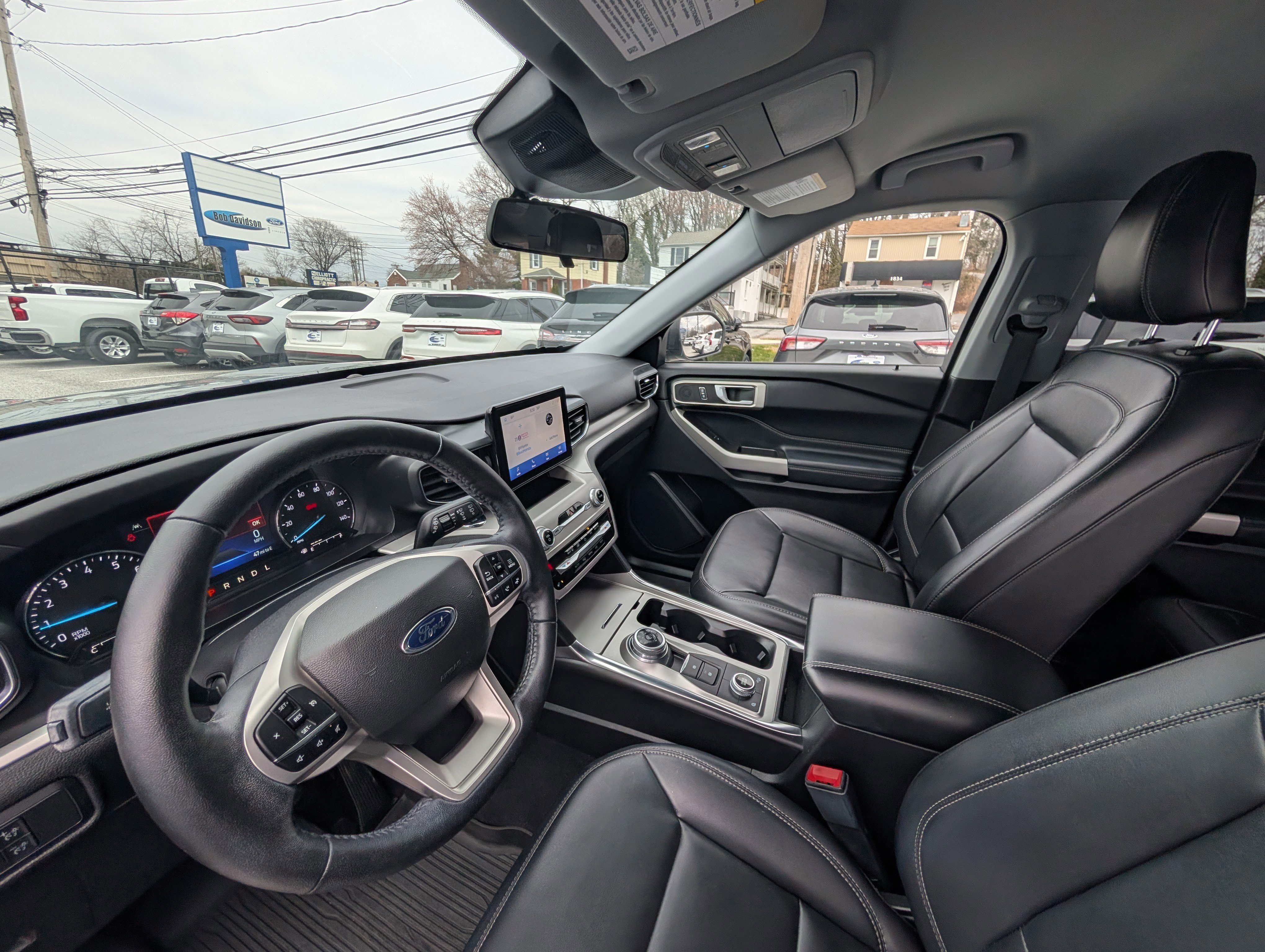 Certified 2022 Ford Explorer XLT w/ Equipment Group 202A image 19