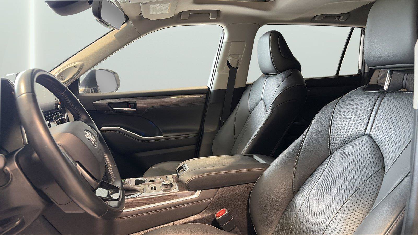 Used 2021 Toyota Highlander Limited AWD/4WD image 10