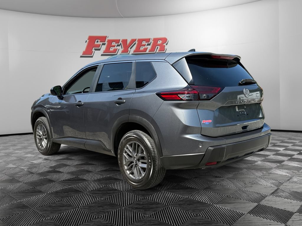 Used 2024 Nissan Rogue S FWD image 3