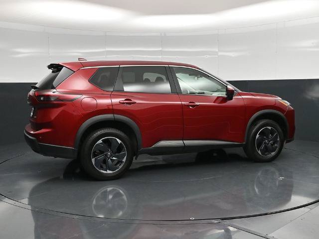 Used 2025 Nissan Rogue SV AWD/4WD image 3