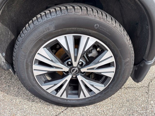 Used 2023 Nissan Rogue SV w/ SV Premium B Package AWD/4WD image 5