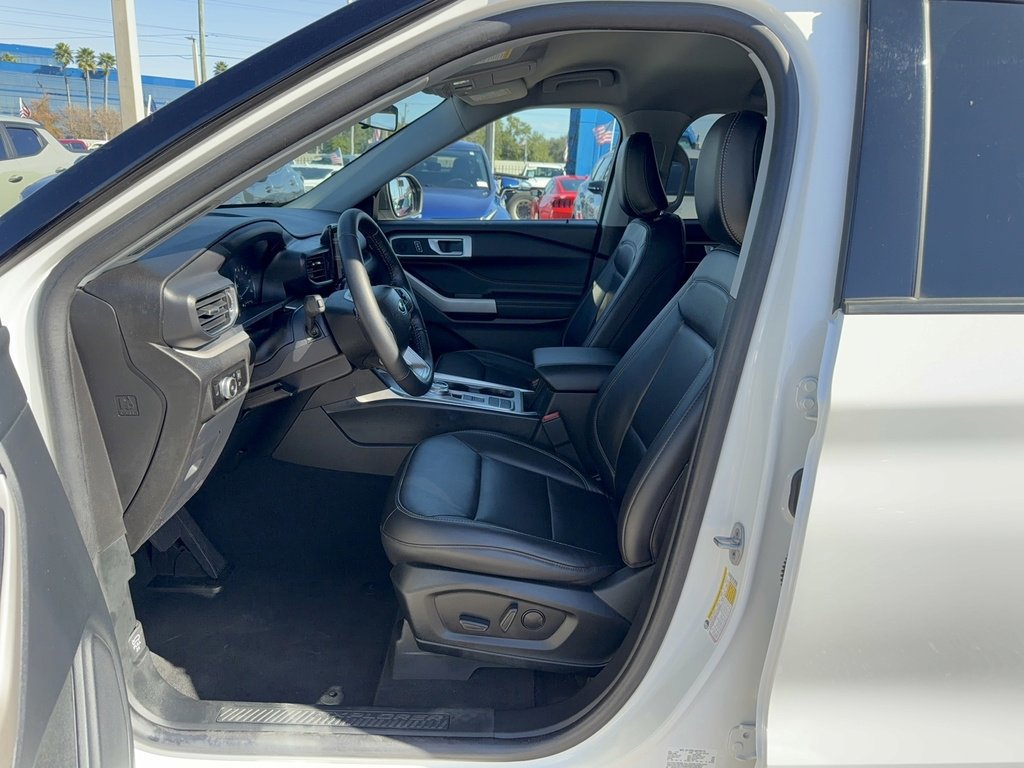 Certified 2022 Ford Explorer XLT w/ Equipment Group 202A image 11