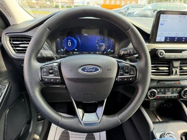 Certified 2022 Ford Escape Titanium w/ Class II Trailer Tow Package image 35