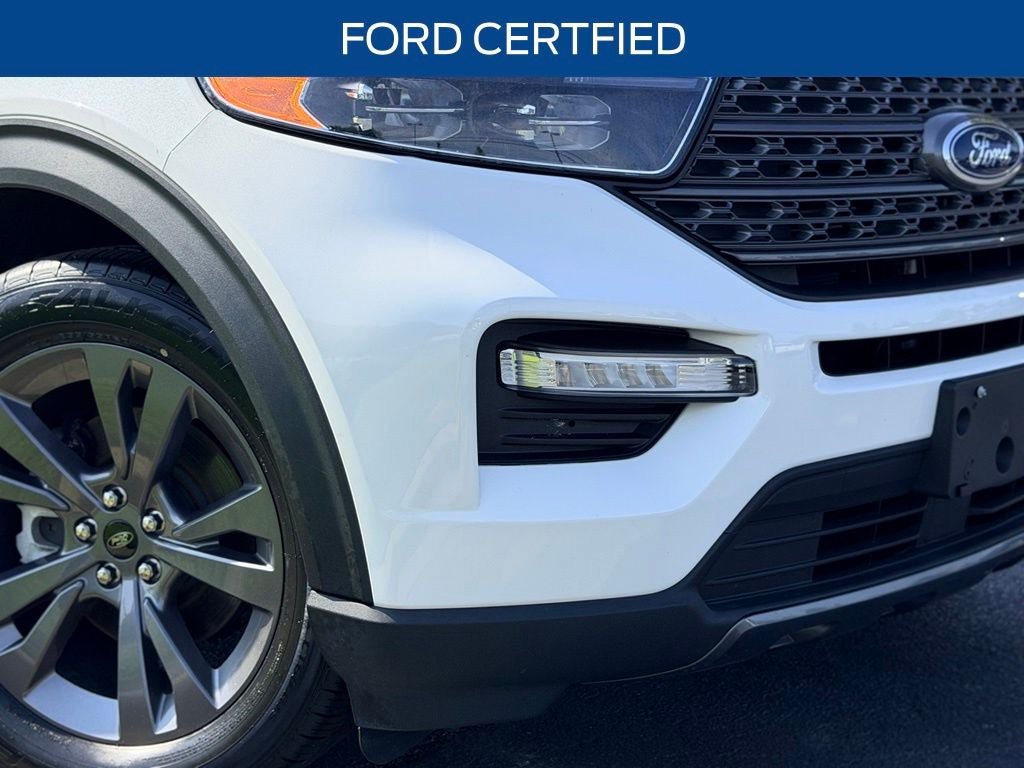 Certified 2024 Ford Explorer XLT w/ Equipment Group 202A RWD image 3