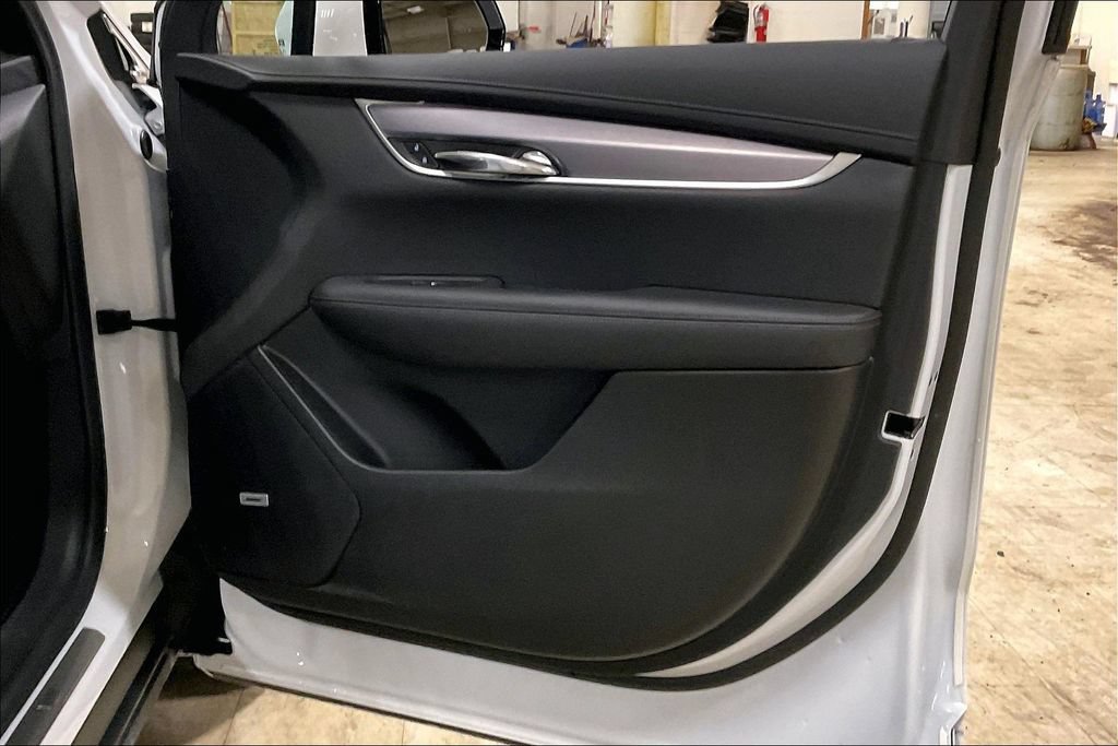 Used 2024 Cadillac XT6 Luxury w/ LPO, Floor Liner Package AWD/4WD image 23